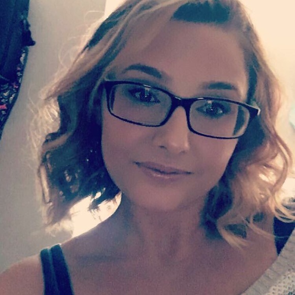 Meet Your Posher! - Picture 2 of 3